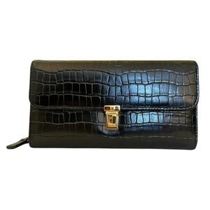 NWOT Etienne Aigner Vintage Black Croc-Embossed Leather Clutch Checkbook Wallet